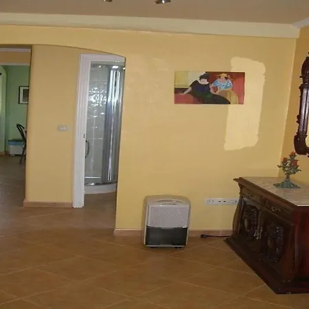 Chalet House - 2 Bedrooms With Wifi - 0117